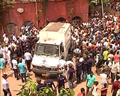 Kashipur: সাড়ে পাঁচ ঘণ্টা পর BJP কর্মীদের বাধা সরিয়ে দেহ উদ্ধার পুলিশের।Bangla News