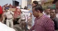 Bhopal News: बीजेपी प्रदेश अध्यक्ष ने कायम की मिसाल, काफिले को रोककर एक्सीडेंट में घायल हुए लोगों पहुंचाया अस्पताल, देखें तस्वीरें