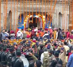 Kedarnath Dham: 2 साल बाद आम लोगों के लिए एक बार फिर खुले केदारनाथ के कपाट, श्रद्धालुओं का दिखा तांता, देखें PICS