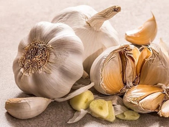 How To Treat Hair Loss Problems With Garlic