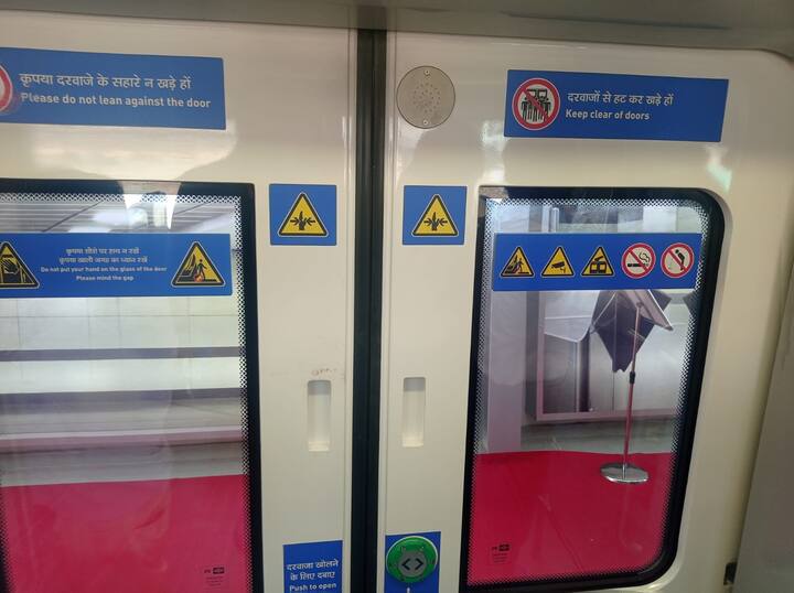 इस कॉरिडोर के अंतर्गत आने वाले पहले 17 किमी लंबे प्राथमिकता खंड के 6 कोच वाले ट्रेन का तैयार कर लिया गया है. बाकी फिलहाल प्लांट में बाकी ट्रेनों को बनाने का काम जारी है.