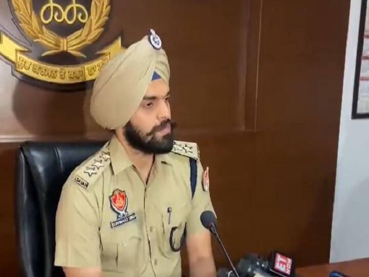 Punjab Police clarifies that Tajinder Bagga Arrest was happen according to rule of law Tajinder Bagga Arrest: तेजिंदर पाल बग्गा की गिरफ्तारी पर पंजाब पुलिस की सफाई- सब कुछ कानून के तहत हुआ