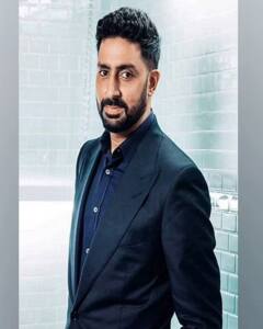 Left Handed Bollywood Celebs- अमिताभ बच्चन, सोनाक्षी सिन्हा से लेकर ये हैं बॉलीवुड के पॉपुलर लेफ्ट हैंडेड सेलिब्रिटी