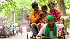 Badam Kaku: আইসক্রিম, ফুচকা, টানা রিক্সা, প্রথমবার পরিবারকে নিয়ে কলকাতা সফরে 'বাদাম কাকু'