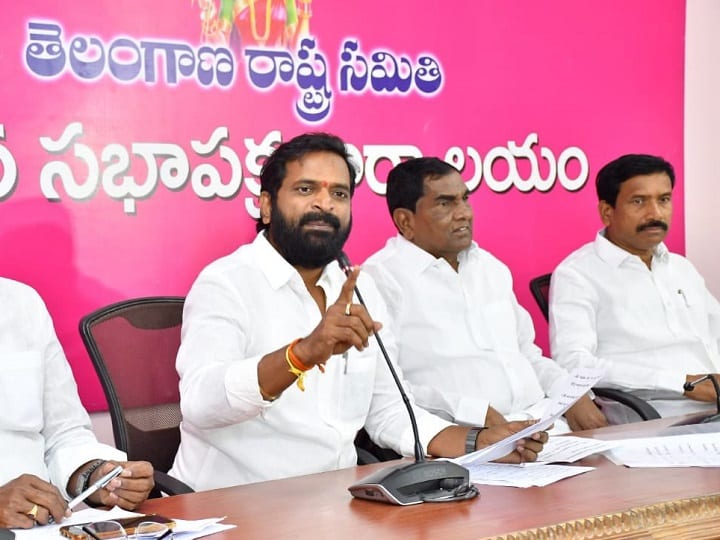 V Srinivas Goud: నాలుక చీరేస్తాం బిడ్డా! బండి సంజయ్పై మంత్రి తీవ్ర వ్యాఖ్యలు, ATM కు కొత్త అర్థాలు Minister V Srinivas goud accuses Bandi Sanjay over Padayatra in Mahabub nagar V Srinivas Goud: నాలుక చీరేస్తాం బిడ్డా! బండి సంజయ్పై మంత్రి తీవ్ర వ్యాఖ్యలు, ATM కు కొత్త అర్థాలు