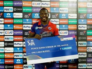 Rovman Powell: बकरी चराते थे रोवमैन पॉवेल, मां घर-घर जाकर धोती थी कपड़े, ऐसे गुजरा था दिल्ली कैपिटल्स के इस खिलाड़ी का बचपन