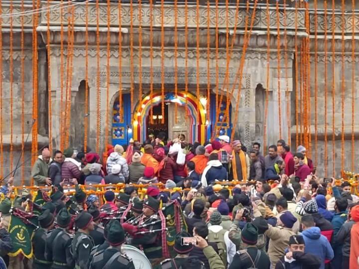 Kedarnath Doors Open Temple Decorated With 15 Quintal Flowers Uttarakhand CM Pushkar Singh Dhami Participates In Ceremony Kedarnath Shrine Opens: Temple Decorated With 15 Quintal Flowers. Uttarakhand CM Participates In Ceremony