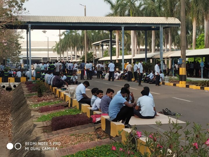 சென்னை : சொகுசு காருக்கு பின்னாடி இவ்வளவு சோகம்.. சென்னை ஃபோர்டு கம்பெனியில் நடப்பது என்ன?