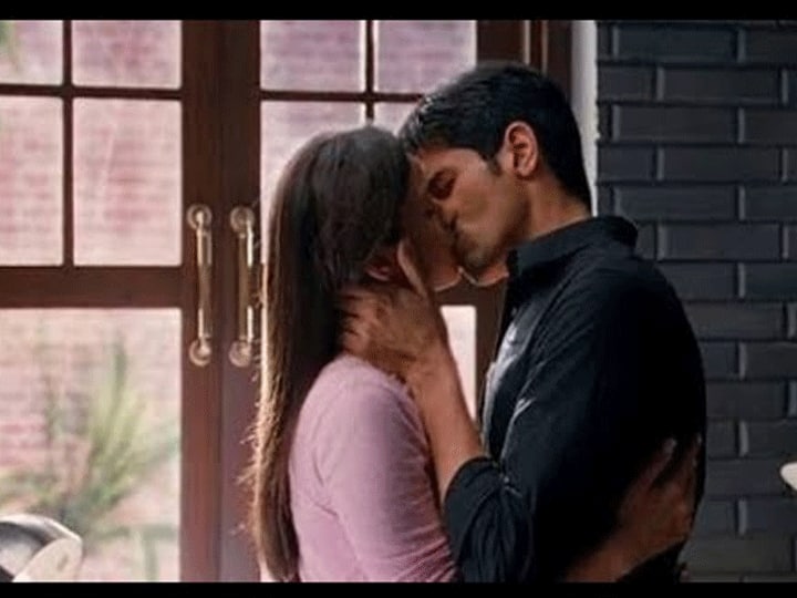 sidharth malhotra revealed boring experience kissing with Alia Bhatt, wanted with Deepika Padukone जब Alia Bhatt संग किसिंग सीन का बोरिंग रहा Sidharth Malhotra का एक्पीरियंस, इस एक्ट्रेस संग लिप लॉक करने की थी आरजू