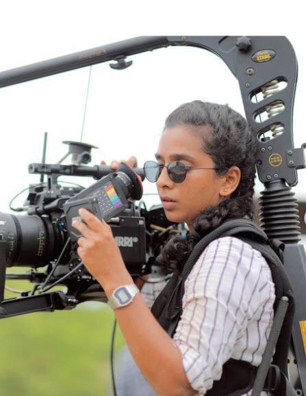 சாணிகாயிதம் படத்தில் இவர் செய்த ஒளிப்பதிவு பாராட்டை பெற்று வருகிறது.