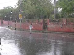 Bharatpur Weather Update: भरतपुर में बदला मौसम का मिजाज, तेज आंधी के बाद बरसे बादल