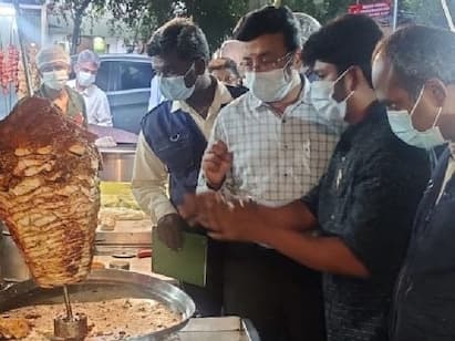 Food safety officials inspect shawarma shops in Coimbatore கேரள மாணவி உயிரிழப்பு எதிரொலி : கோவையில் ஷவர்மா கடைகளில் ஆய்வு  35 ஷவர்மா கடைகளுக்கு நோட்டீஸ்..!