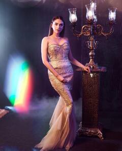 Aditi Rao Hydari: వింటేజ్ శారీ లుక్ లో అదితిరావు