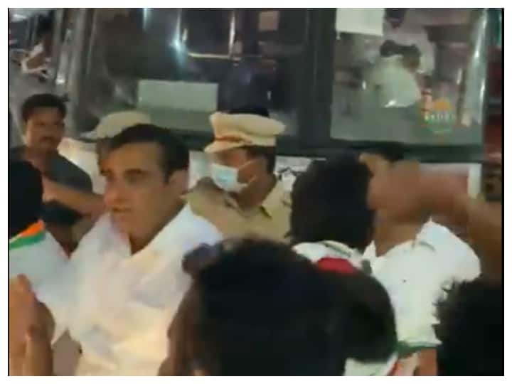 Telangana Congress Chief Claims Thousands Stopped From Attending Rahul Gandhi Event, Shares Video Telangana Congress Chief Claims Thousands Stopped From Attending Rahul Gandhi Event, Shares Video