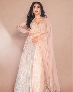 Tejasswi Prakash : Lock Upp मध्ये 'क्वीन्स वॉर्डन' म्हणून सामील झालेल्या तेजस्वीचं मानधन ऐकून बसेल धक्का!