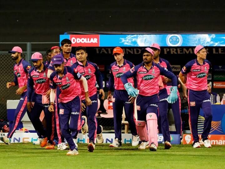 IPL 2022 Purple Cap most wickets in IPL 2022 Orange Cap Lead Run scorer in IPL 2022 after GT vs MI Match IPL 2022: इन खिलाड़ियों के सिर सजी हुई है ऑरेंज और पर्पल कैप, जानिए कौन-कौन हैं दौड़ में शामिल