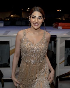 PHOTO: सोनेरी गाऊनमध्ये निक्की तांबोळीने शेअर केले मनमोहक फोटो; चाहते घायाळ!