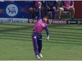 Jos Buttler Takes A One-Handed Stunner To Dismiss Shikhar Dhawan During RR vs PBKS Clash - Watch