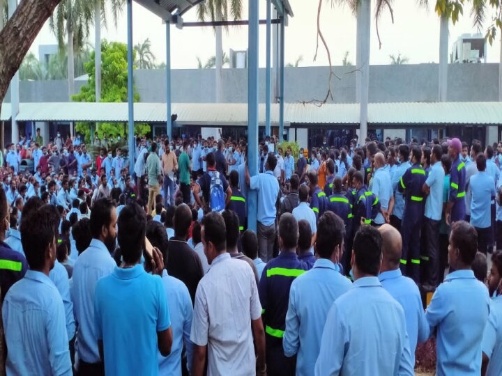 Chennai Ford Maraimalai Nagar Employees On Protest Againt The Company Near  Chennai | Ford : வாக்கு கொடுத்த ஃபோர்டு நிறுவனம்..! தற்காலிகமாக  போராட்டத்தைக் கைவிட்ட தொழிலாளர்கள்..!