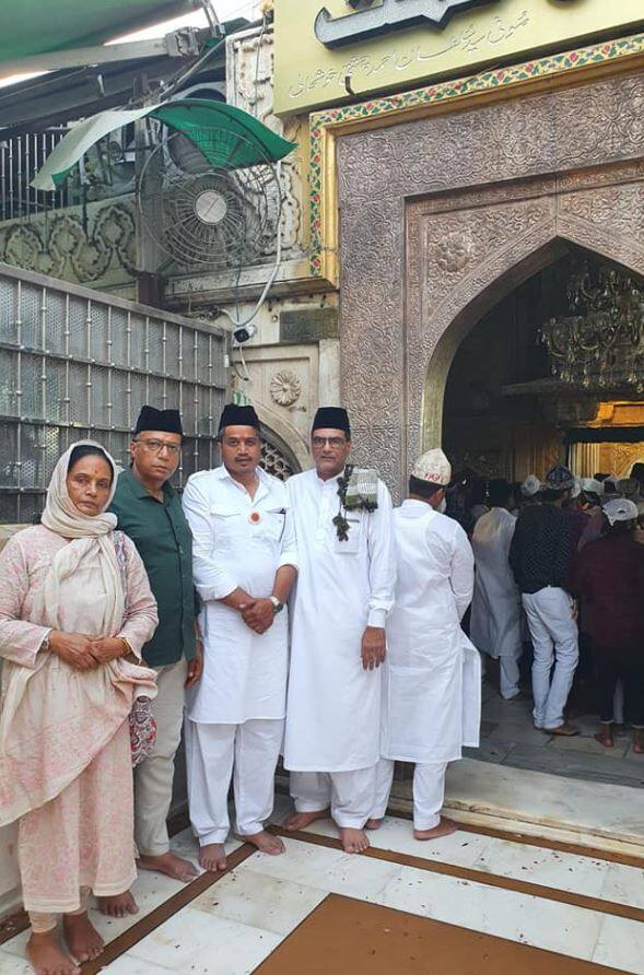 रोहित पवार यांनी गेल्या तीन दिवसांपासून सहकुटुंब ही तीर्थयात्रा सुरु केली आहे.