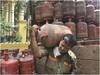 LPG Price Hike: 50 रुपये और महंगा हुआ रसोई गैस का सिलेंडर, जानिए आपके शहर में कितनी है नई कीमत