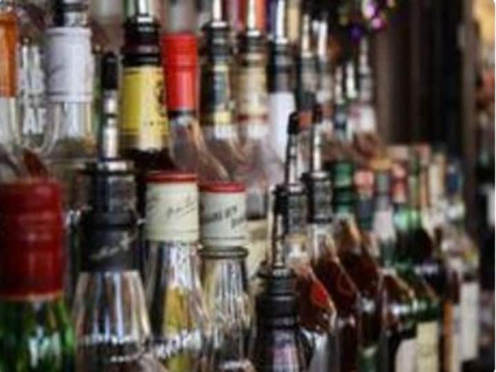 Punjab rolls out new excise policy, liquor prices to drop by 35-60% Punjab liquor prices drop : తెలుగు రాష్ట్రాల మందుబాబులు ఆశ్చర్యపోయే న్యూస్ - లిక్కర్ రేట్లు సగానికి సగం తగ్గింపు ! కానీ ఇక్కడ కాదు