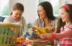 Parenting Tips: बच्चे को रिस्पांसिबल बनाने के लिए पैरेंट्स अपना सकते हैं ये तीन टिप्स