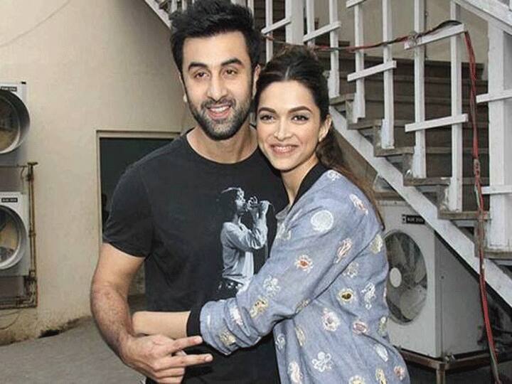 Deepika Padukone and Ranbir Kapoor: मीडिया रिपोर्ट्स के मुताबिक, रणबीर कपूर और दीपिका पादुकोण एक-दूसरे के साथ सीरियस रिलेशनशिप में थे. अलग होने के बाद दोनों एक साथ कई फिल्मों में दिखे और आज भी रणबीर-दीपिका अच्छे दोस्त हैं.