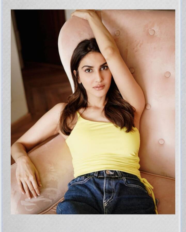 తెలుగులో నాని స‌ర‌స‌న 'ఆహా క‌ళ్యాణం'లో మెరిసింది.