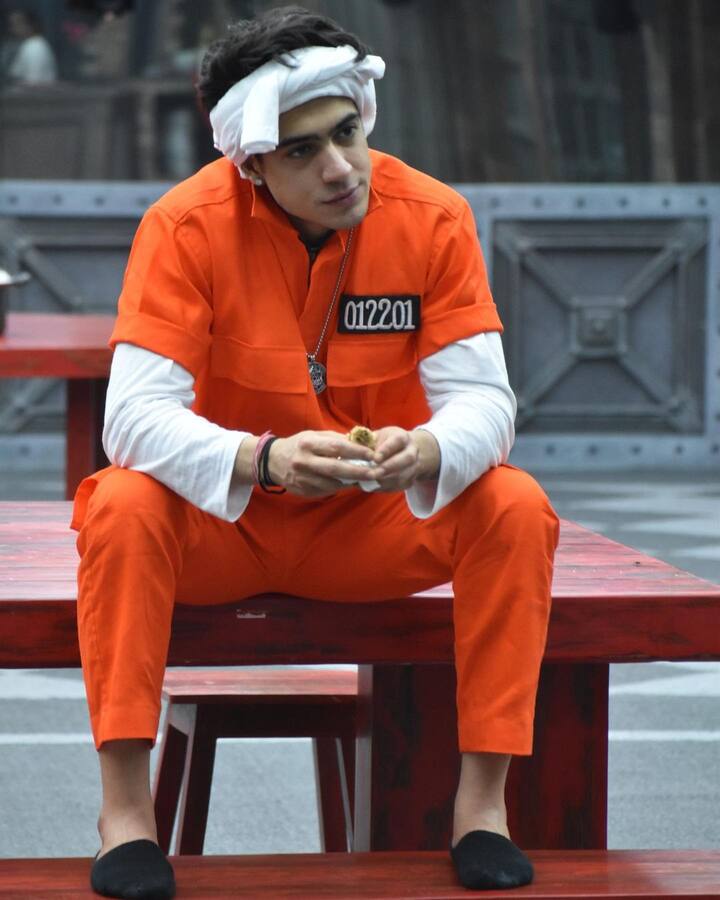 निशा रावल-करणवीर बोहरा जैसे नामी स्टार्स को पीछे छोड़ते हुए शिवम शर्मा शो के फाइनलिस्ट बन चुके हैं.