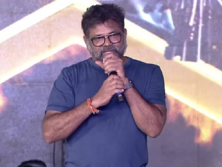 Top Telugu Director Sukumar Speech in Sarkaru Vaari Paata Pre Release Event Sukumar: ఇలాంటి మహేష్‌బాబుని ఇప్పటి వరకు చూడలేదు... సర్కారు వారి పాట ఈవెంట్‌లో సుకుమార్ మాటలివే!