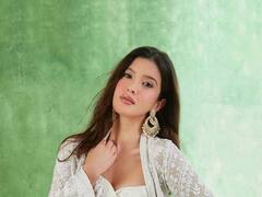 PHOTO: शनाया कपूरचा ग्लॅमरस अंदाज; पाहा खास फोटो!