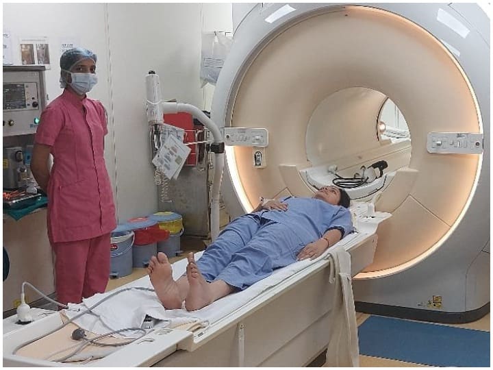 Maharashtra: Navneet Rana's health is not improving after coming out of jail, doctors got MRI scan done Maharashtra: जेल से बाहर आने के बाद नहीं सुधर रही नवनीत राणा की तबीयत, डॉक्टरों ने कराया MRI स्कैन