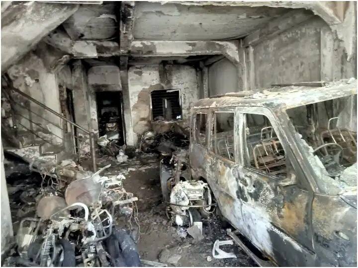 Indore: स्वर्ण बाग कॉलोनी अग्निकांड मामले में आया नया मोड़, पुलिस के हाथ लगा यह अहम सबूत Indore fire claims 7 lives police suspects eccentric lover behind crime ANN Indore: स्वर्ण बाग कॉलोनी अग्निकांड मामले में आया नया मोड़, पुलिस के हाथ लगा यह अहम सबूत