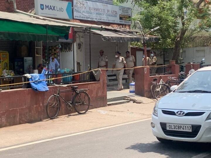Two unclaimed suspicious bags were found in Delhi's Vasant Vihar, police engaged in investigation New Delhi: दिल्ली के वसंत विहार में दो लावारिस संदिग्ध बैग मिलने से हड़कंप, जांच में जुटी पुलिस
