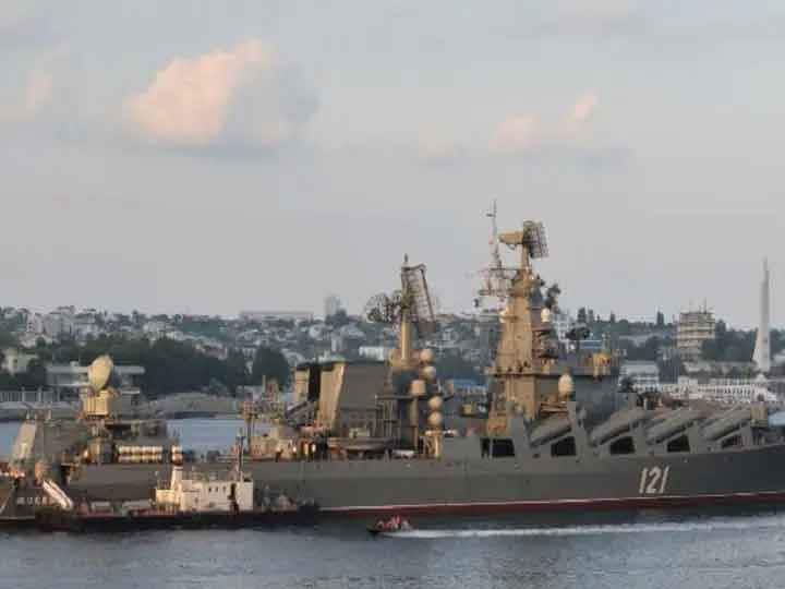 Indian Coast Guard Dornier aircraft forced Pakistan Navy warship to return to its waters Indian Aircraft: पाक की नापाक साजिश नाकाम! भारतीय एयरक्राफ्ट ने पाकिस्तानी वॉरशिप को वापस भेजा