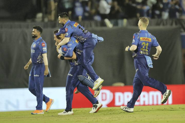 If Mumbai Indians even win their remaining four matches, they will be able to attain 12 points only. Their net run rate is also -0.725. With a win over Punjab Kings, Rajasthan Royals moved up to the third position in IPL 2022 Points Table with 14 points after winning 7 out of 10 games. (Pic Courtesy: PTI)