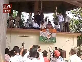 Nagpur Congress Agitation : नागपूरमध्ये पाण्यासाठी युवक काँग्रेस आक्रमक, पाण्याच्या टाकीवर चढून आंदोलन