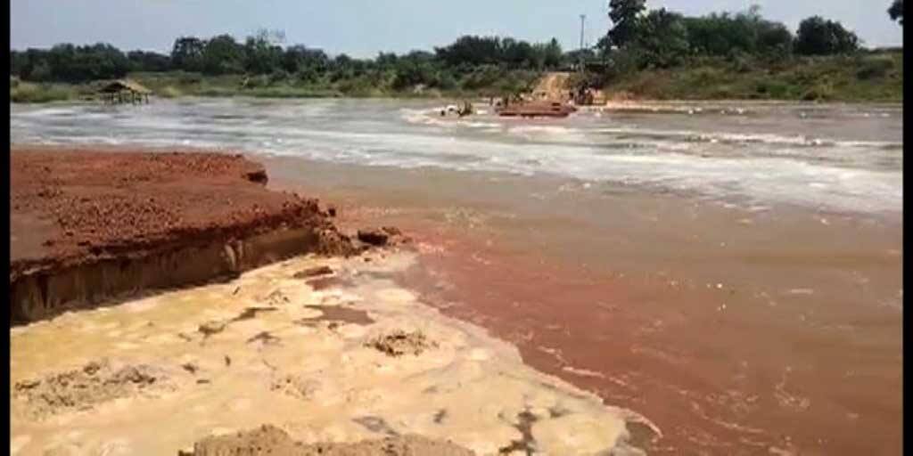 Paschim Medinipur News: temporary dam broke due to debra flash flood, know in details Paschim Medinipur News: কংসাবতী নদীতে হড়পা বান, ভাঙল অস্থায়ী বাঁধ