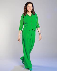 Madhuri Dixit: উজ্জ্বল সবুজ স্যুটে নজরকাড়া 'চন্দ্রমুখী' মাধুরী