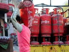UP LPG Gas Price: घरेलू रसोई गैस सिलेंडर की कीमत में फिर बढ़ोतरी, जानिए- अब UP के बड़े शहरों क्या है कीमत?