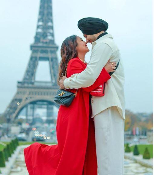 ਦਿਲਚਸਪ ਹੈ ਨੇਹਾ ਅਤੇ ਰੋਹਨਪ੍ਰੀਤ ਦੀ ਲਵ ਸਟੋਰੀ