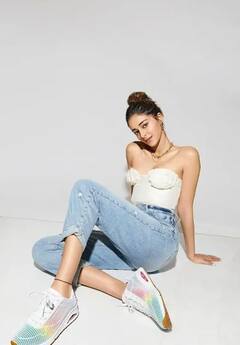 સ્ટાઈલિશ સાથે કમ્ફર્ટેબલ પણ છે અનન્યા પાંડેના આ લૂક્સ, કોલેજીયન ગર્લ્સ લઈ શકે છે ટીપ્સ