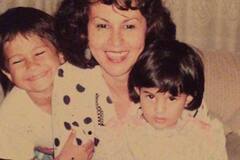 Guess Who: मदर्स डे पर इस एक्ट्रेस ने ताज़ा की बचपन की यादें, मां के साथ सीरियस पोज़ देती इस बच्ची को पहचाना क्या?