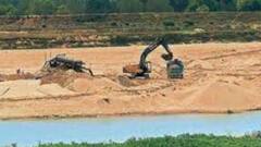 Cooch Behar: কোচবিহারের সিতাইয়ের শিঙ্গিজানি নদী থেকে বালি পাচারের অভিযোগ, গ্রেফতার ৩। Bangla News