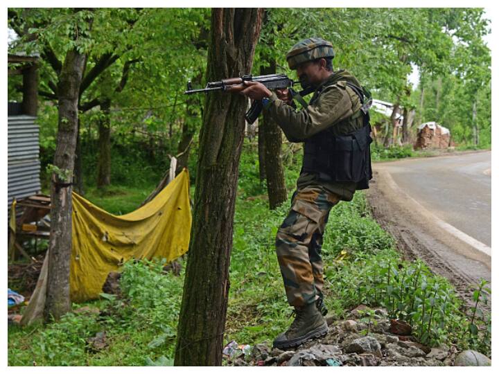 Assam: 13 Militants Surrender, Lay Down AK Rifles, Pistols & Assorted Live Ammunition Assam: 13 Militants Surrender, Lay Down AK Rifles, Pistols & Assorted Live Ammunition