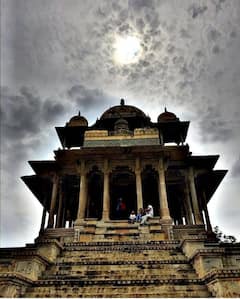 In Photos: बूंदी में दाई की याद में इस राजा ने बनवाई थी 84 खंभों की छतरी, जानें- क्या है खासियत?