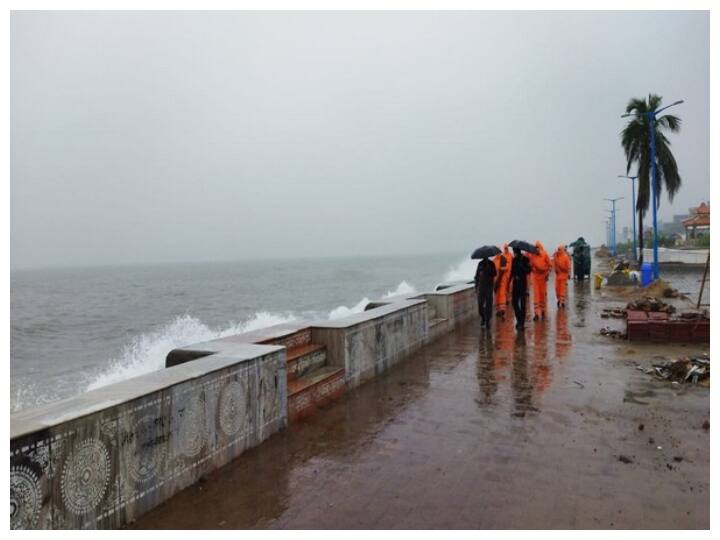 Cyclone Asani Forms in Bay of Bengal Set To Further Intensify by Two Stages by Monday Cyclone Asani: बंगाल की खाड़ी में उठा चक्रवाती तूफान ‘असानी’, अगले 24 घंटे में इन राज्यों पर पड़ेगी मार