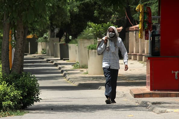 Delhi Weather Update: Heatwaves Pushes NCR's Max Temp, Schools Revise Timings Delhi Weather Update: Heatwaves Push NCR's Max Temp, Schools Revise Timings