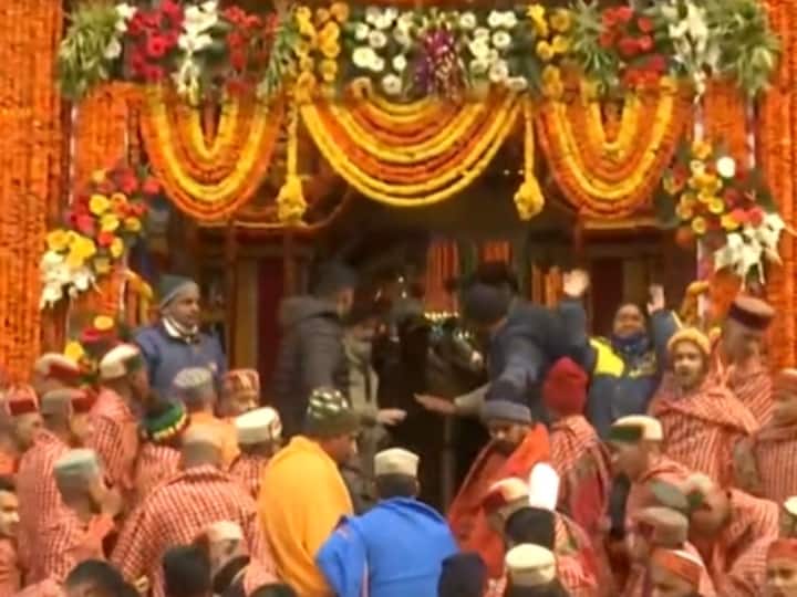 Badrinath Dham kapaat Uttarakhand opened today devotees reach in large numbers in Chardham Yatra Badrinath Dham: बद्रीनाथ धाम के कपाट खुले, बड़ी संख्या में दर्शन के लिए पहुंचे श्रद्धालु